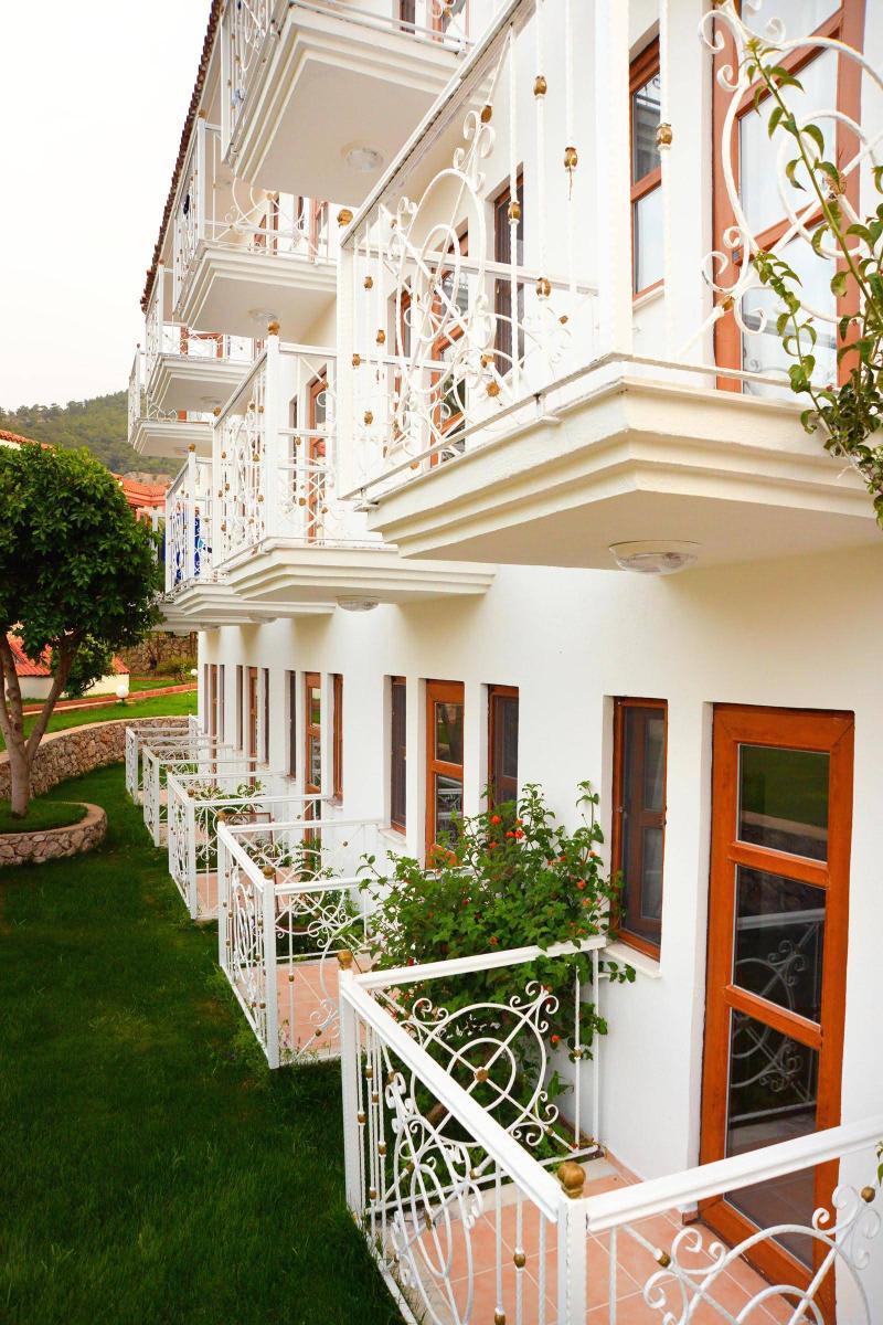 White Hotel Ολουντενίζ Εξωτερικό φωτογραφία